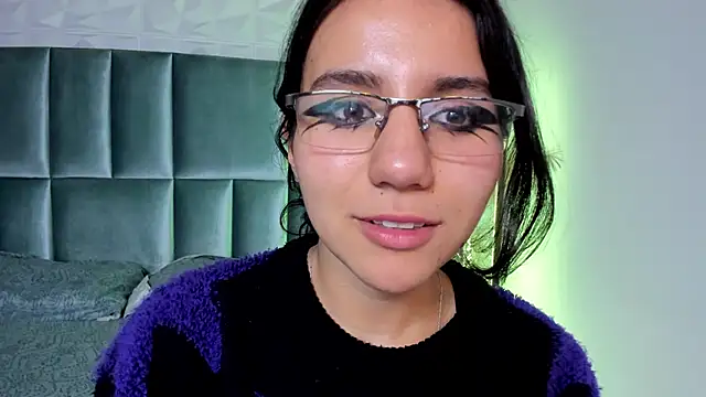 HollyPeach's cam snapshot