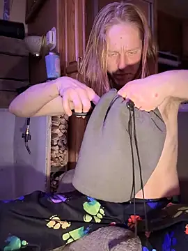 GoldenFlameGoddess live sex cam