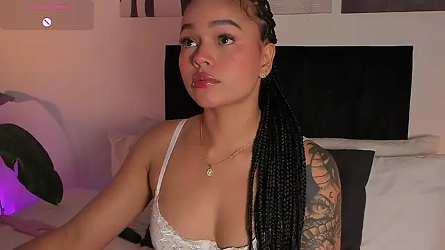 izzyvega__'s cam snapshot