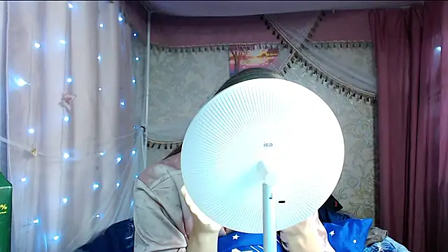 leila_bambi_'s cam snapshot