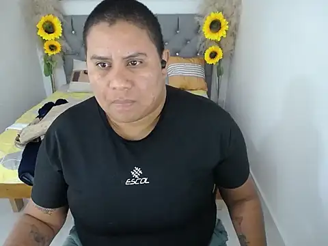 hotlesby_valery's cam snapshot