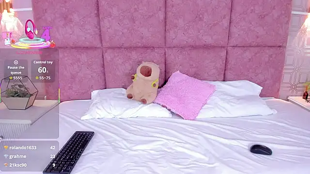 NathalieRoss1's cam snapshot