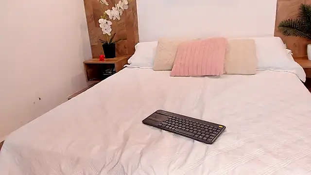 Antonella_Coruso's cam snapshot