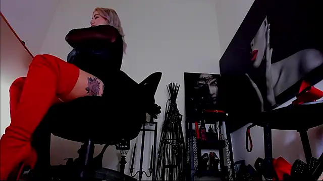 MistressDemi's cam snapshot