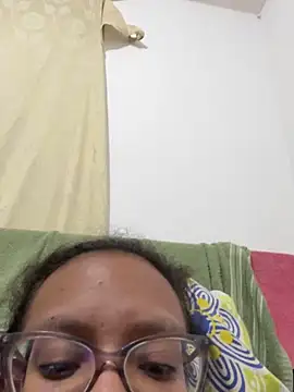 Curly_lily live sex cam