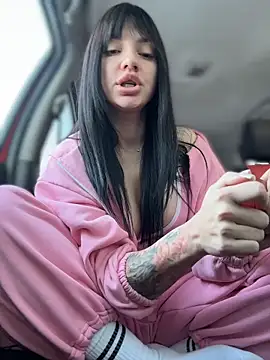 JulliaVegas live sex cam