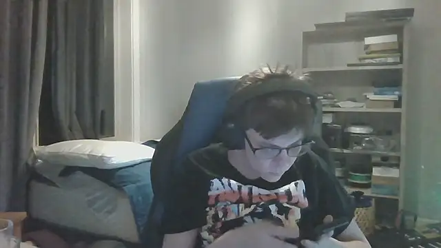 KaliSnow199623's cam snapshot