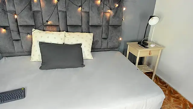 NicoletCherry__'s cam snapshot