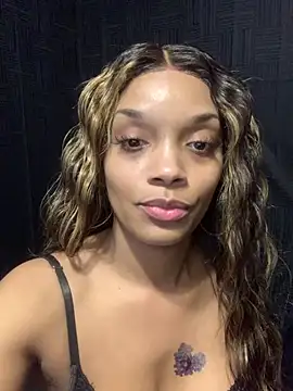 Rakiyahcharms's cam snapshot