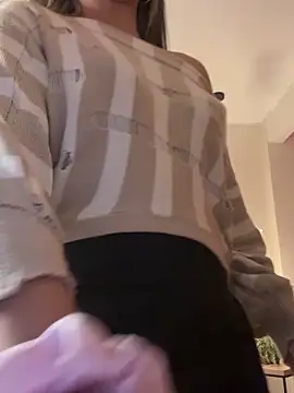 Alisha-Bond live sex cam