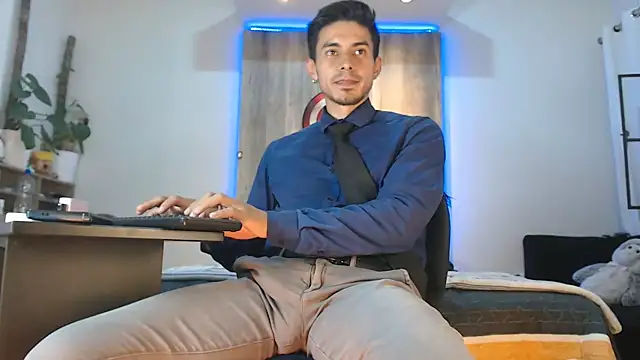 Andrew_4_ live sex cam