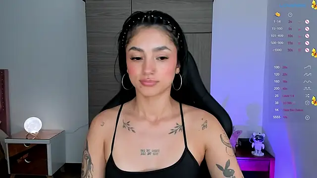 Lizzie_corner_v's cam snapshot