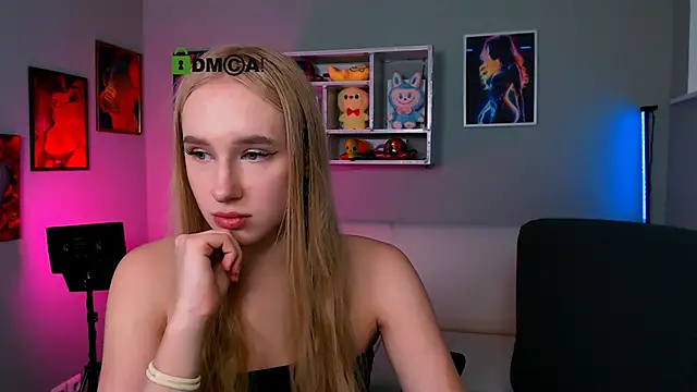 playful_sophie's cam snapshot