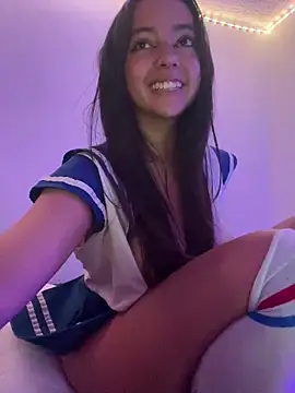 laraa_rous's cam snapshot