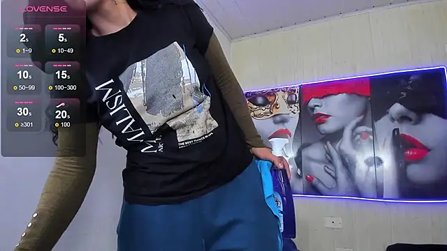 Raven_Rouge_'s cam snapshot