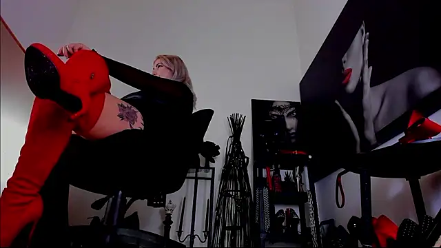 MistressDemi's cam snapshot