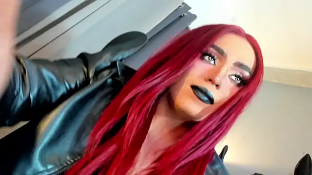 DominaAurumXXX live sex cam