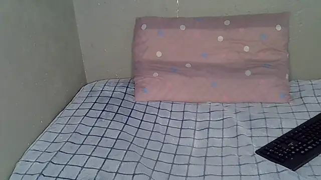 Bellabootie's cam snapshot