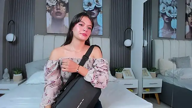 GiannaColling1's cam snapshot