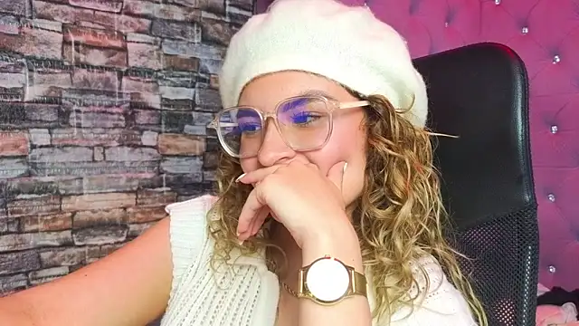 EmiliRouse_'s cam snapshot