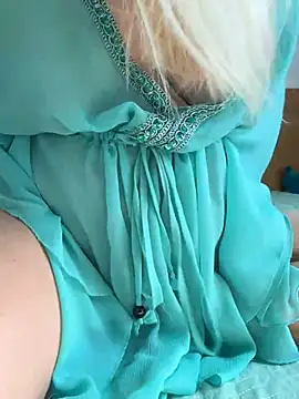 EmmaInLove23 live sex cam