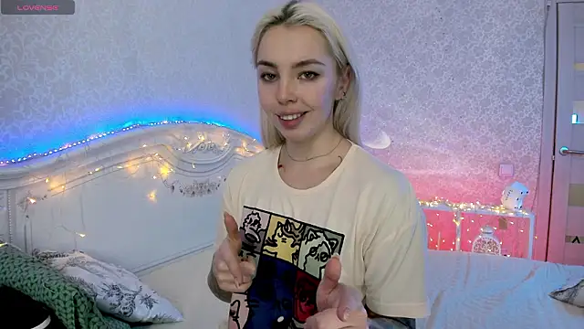 LillyMoure_ live sex cam
