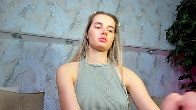 Erika_Carpenter's cam snapshot