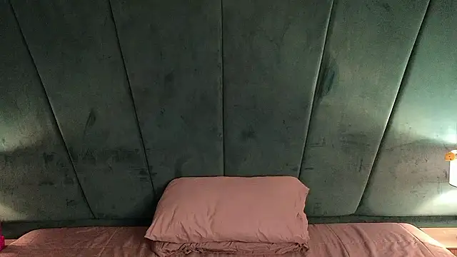 Aaron_Eze's cam snapshot