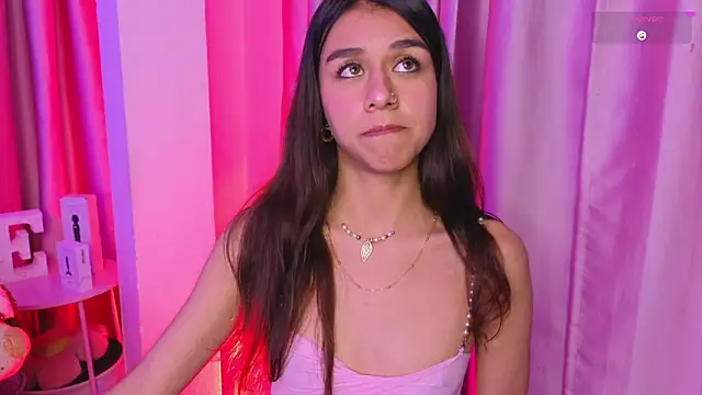 Emiily_Scott1's cam snapshot