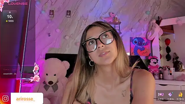 ariana_rosse__'s cam snapshot