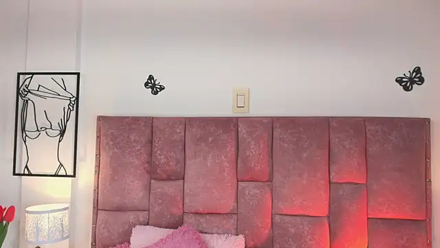 NicolMiller4's cam snapshot