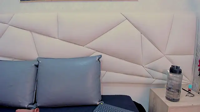 ValeriaJulio_'s cam snapshot