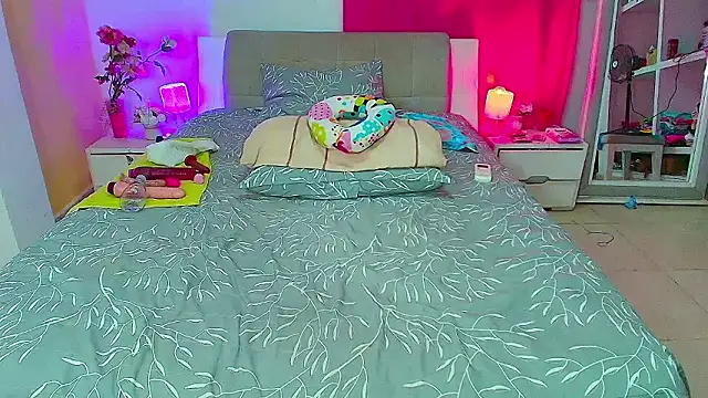 Kendralove31xxx's cam snapshot