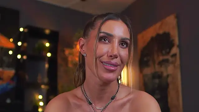 Evelyn_Evyyy live sex cam