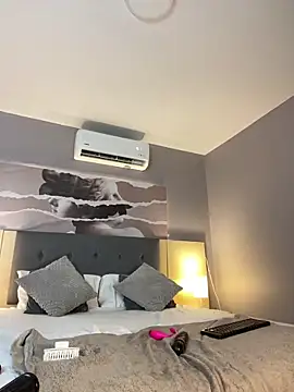 Aprillbrunette's cam snapshot