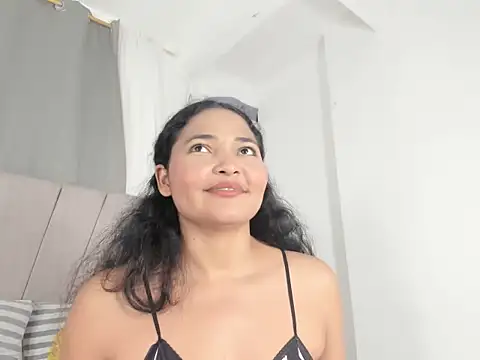 Elayha_28's cam snapshot