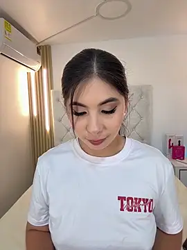 Ashley-Whitee's cam snapshot