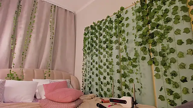 Love_is_Lola's cam snapshot