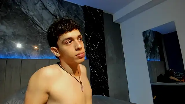 hot_summer_boy_ live sex cam