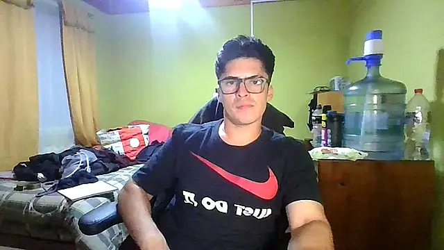 r_paulo25's cam snapshot