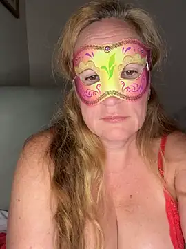 largeboobies30's cam snapshot