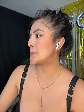 kim_zaratte's cam snapshot