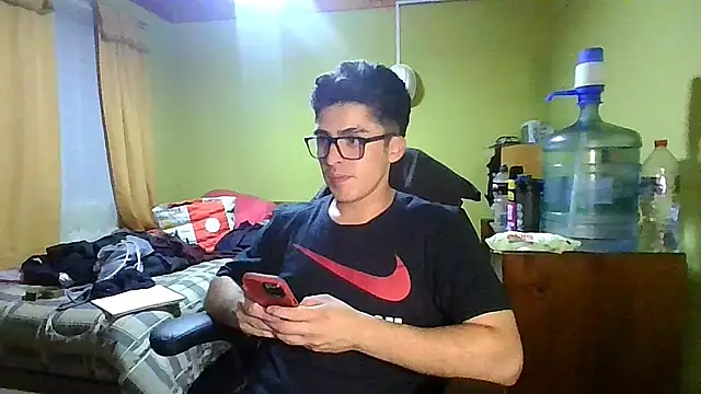 r_paulo25's cam snapshot