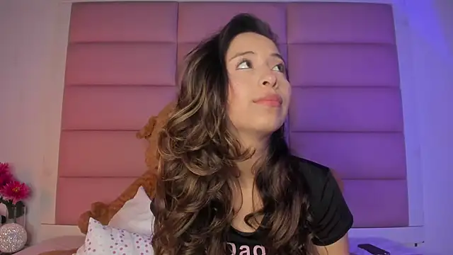 little-Emma's cam snapshot