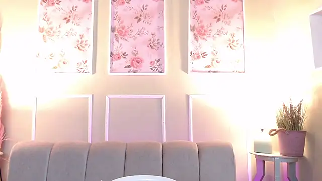 CurlyDani's cam snapshot