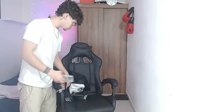 Kisan_Smith live sex cam