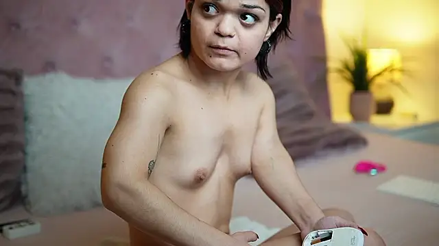 MaiaMini live sex cam