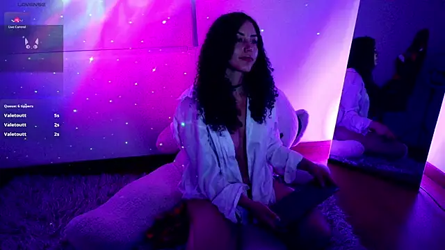 Lia_Tinez live sex cam