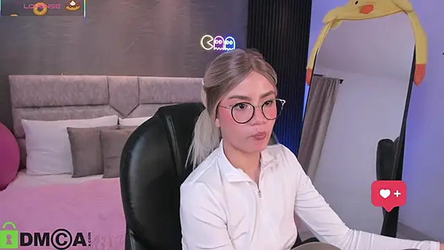 Arinextdoor's cam snapshot