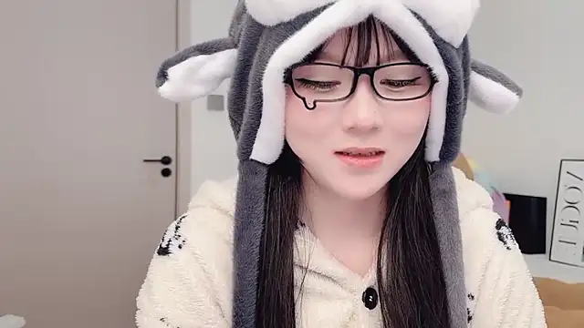 lnua-lnua's cam snapshot